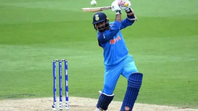 தினேஷ் கார்த்திக் - ஷிகர் தவான் போராட்டம் வீண்