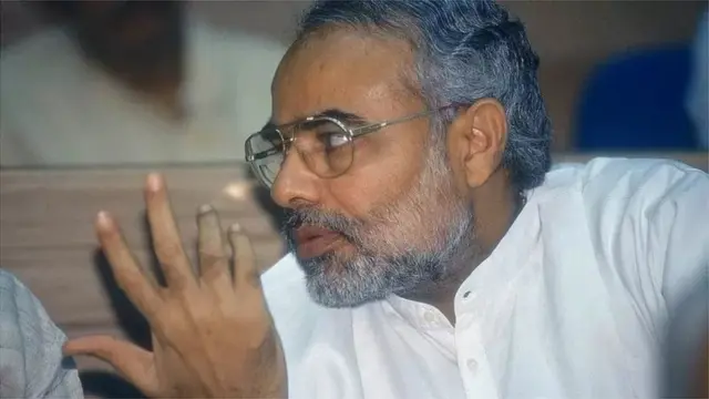 અટલ બિહારી વાજપેયીના નેતૃત્વમાં એનડીએ સરકારે ઘણા વૈચારિક મુદ્દા પર સંઘ પરિવારના ઘટકોની કડક ટીકાનો શિકાર બનવું પડ્યું હતું