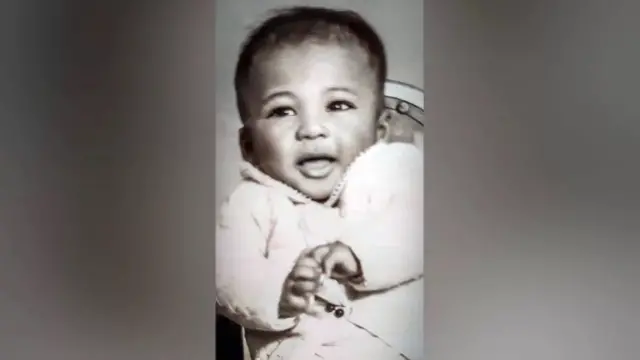 ميلتون عندما كان طفلا، وهو لا يعرف سنة ولادته بالضبط