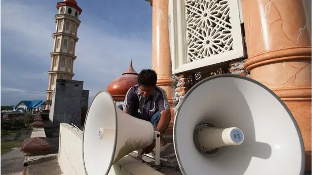 মসজিদে মাইক