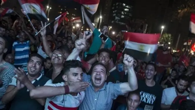 Les supporters égyptiens fêtent la qualification des Pharaons, qui n'avaient plus joué la coupe du monde depuis 1990.