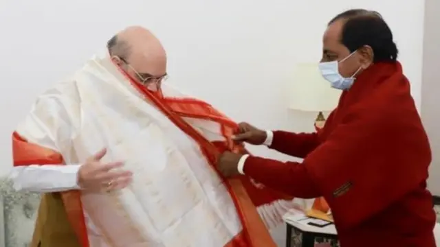 కేంద్ర హోం మంత్రి అమిత్ షాను కలిసిన తెలంగాణ సీఎం కేసీఆర్