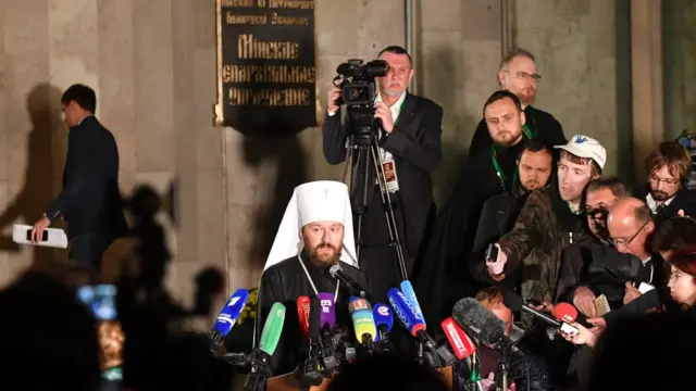 Митрополит Иларион объявляет о решении синода РПЦ прервать общение с Вселенским патриархатом