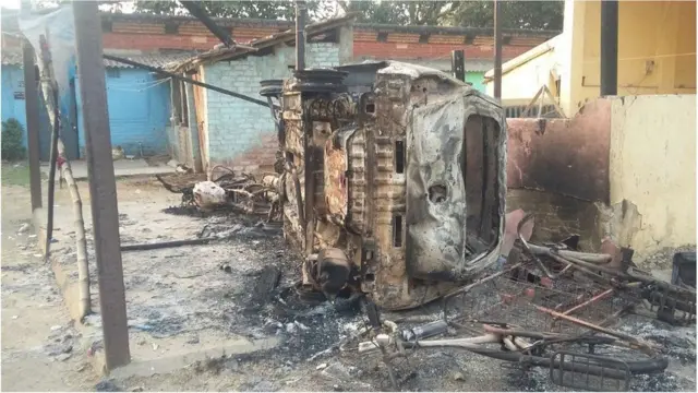 সাম্প্রদায়িক সহিংসতার আগুনে পুড়ে ছাই হয়েছে অনেক কিছু