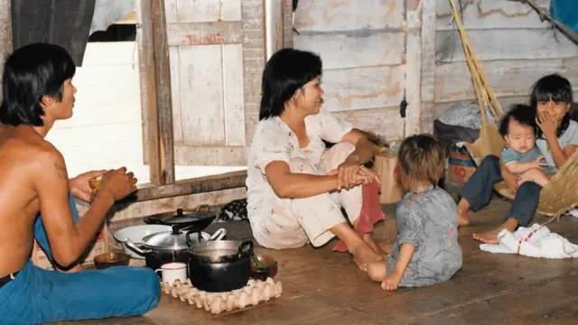 Một gia đình thuyền nhân trong ba-rắc Galang I