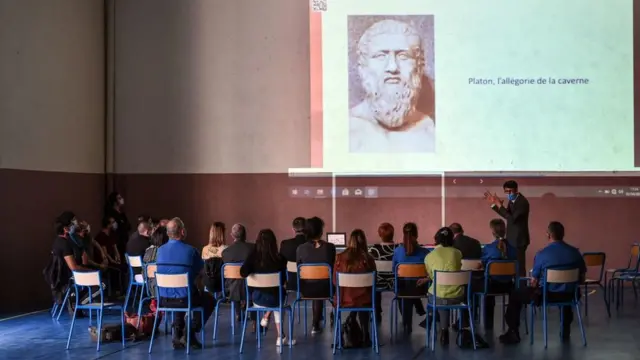 лекция во французской тюрьме