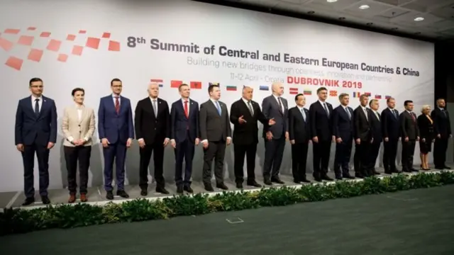 చైనాకు ఇబ్బందికరమైన అనేక నిర్ణయాలను లిథువేనియా ప్రకటిస్తోంది. తైవాన్ ‌లో వాణిజ్య కార్యాలయం తెరవాలన్న నిర్ణయంపై చైనా ఆగ్రహంగా ఉంది.