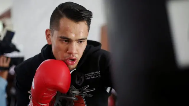 Misael Rodríguez entrando para los Juegos Olímpicos.