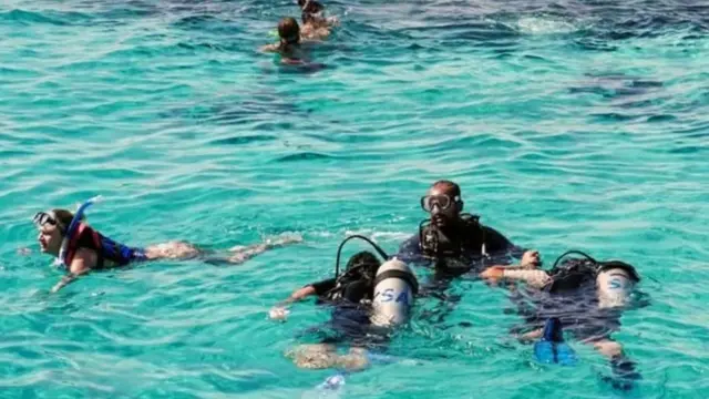 به گفته خبرنگاران با کاهش درآمدهای نفتی عربستان، دولت این کشور در صدد درآمدزایی از منابع غیرنفتی است