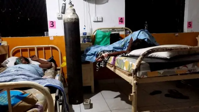 ශ්‍රී ලංකාවේ රෝහලක කෝවිඩ් රෝගීන්