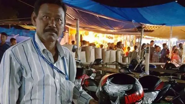 চা বাগানের কর্মী করিমুল হক হয়ে ওঠেন দুর্গম এলাকার ত্রাতা - অ্যাম্বুলেন্স দাদা।