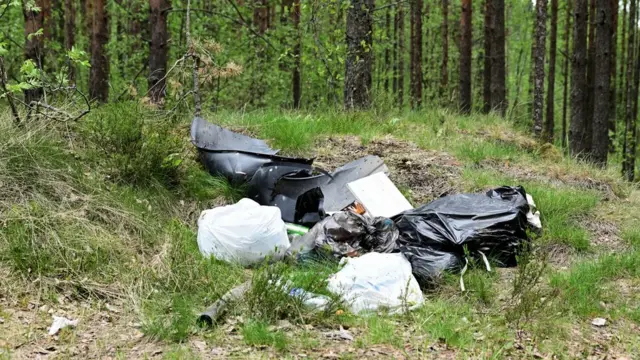 Desechos humanos abandonados en la naturaleza o "basuraleza"
