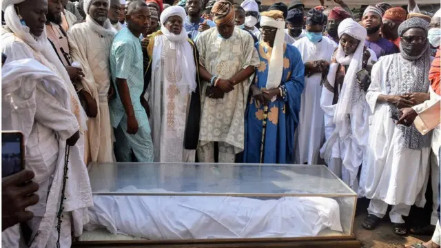 Olubadan of Ibadan is dead: Lekan Balogun fit be next Olubadan afta Oba Saliu Adetunji death and burial