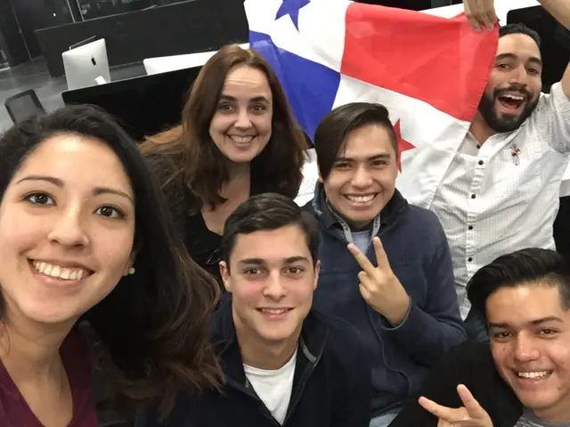 Claudia, Ignacio, Jairo, José Ramón y Ángel con Beatriz