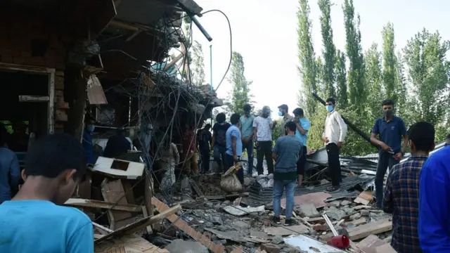 पुलवामा मुठभेड़