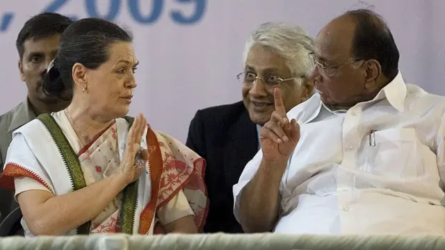 सोनिया गांधी, शरद पवार