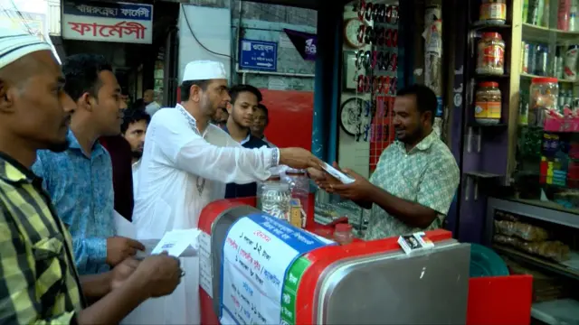 দলের নেতা-কর্মীদের নিয়ে প্রচারণায় সিলেট মহানগর জামায়াতের আমীর ও মেয়র প্রার্থী এহসানুল মাহবুব জুবায়ের।