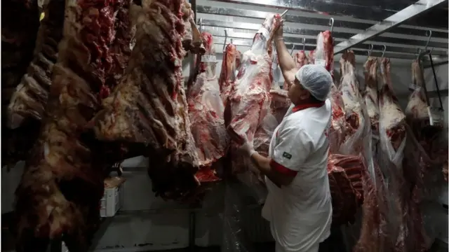 গরুর মাংস সংরক্ষণের ক্ষেত্রেও সতর্ক থাকতে হবে।