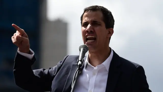 Juan Guaidó fala à multidão durante protestoslotella casino23slotella casinojaneiroslotella casino2018