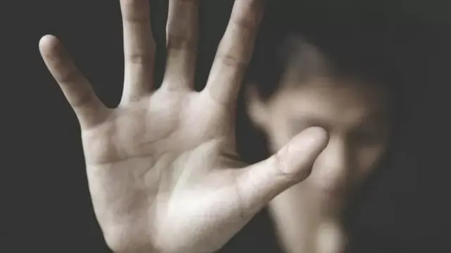 દલિત વિદ્યાર્થિનીઓનો યુનિફૉર્મ ઊતારવા મામલે શિક્ષિકાઓ વિરુદ્ધ ફરિયાદ