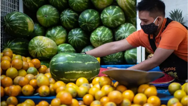 সব ফলই উপকারী, তবে পরিমিত খেতে হবে