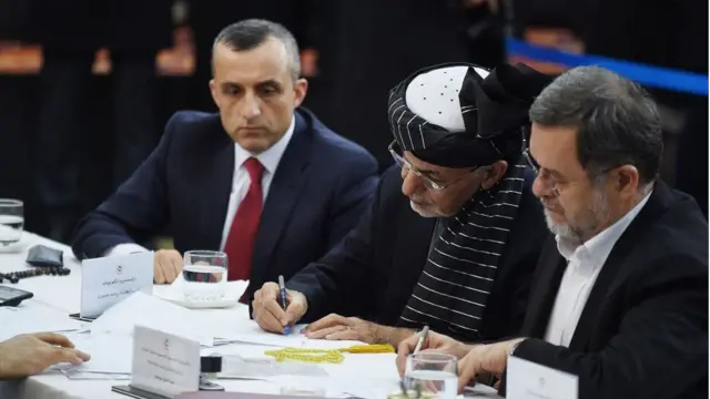 اشرف غنی و معاونانش