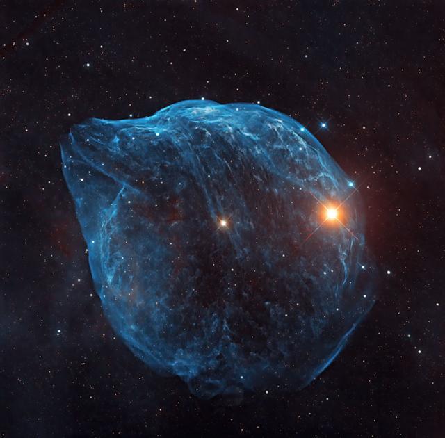 Foto yang diberi judul Nebula Kepala Lumba-lumba, karya Yovin Yahathugoda.