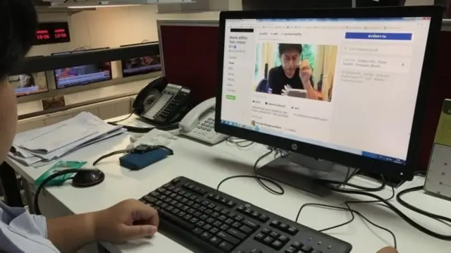 นายสรยุทธตัดสินใจหวนคืนสังเวียน ด้วยการเปิดเฟซบุ๊กแฟนเพจ "สรยุทธ สุทัศนะจินดา กรรมกรข่าว" ขึ้นเมื่อเดือน ธ.ค.ปีที่ผ่านมา