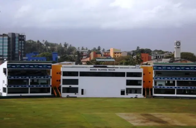 ගාල්ල ක්‍රීඩාංගනයේ අනවසර ඉදිකිරීම්