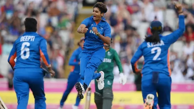 பெண்கள் கிரிக்கெட்