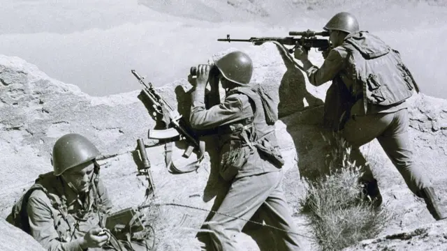 پخواني شوروي اتحاد افغانستان کې لسګونه زره پوځيان د خپل لاسپوڅي حکومت د ملاتړ لپاره ځای پرځای کړي وو