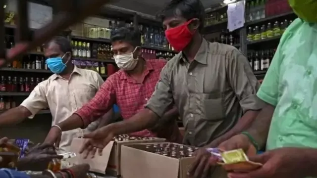 டாஸ்மாக் மது பாட்டில்கள்