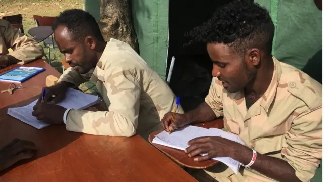 ኤርትራውያን ወተሃደራት ኣብ ኬላ ሰርሓ ገየሽቲ እንትምዝግቡ