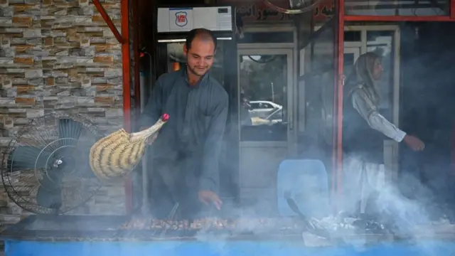 Kabildəki yolkənarı kababxana