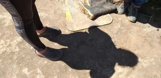 చిన్నారులపై అత్యాచారానికి పాల్పడుతున్న వారిలో ఎక్కువమంది దగ్గరి బంధువులే అయ్యుంటారు.