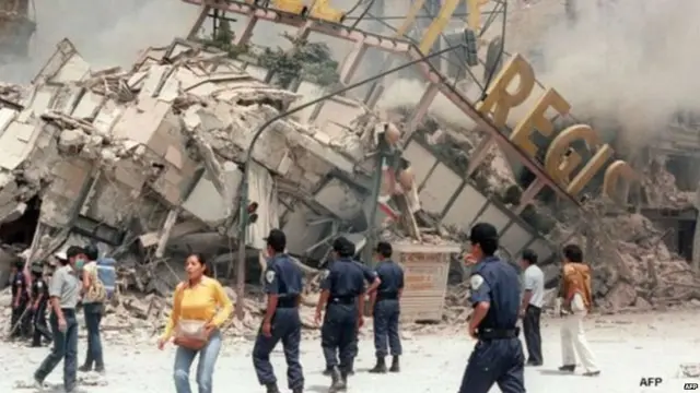 मेक्सिकोतील भूकंपाचा फोटो