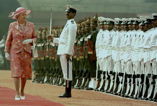 1997年，英国女王在印度