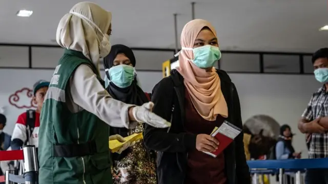 கொரோனா குறித்த வதந்திகள், கதைகள் எந்த அளவுக்கு உண்மை