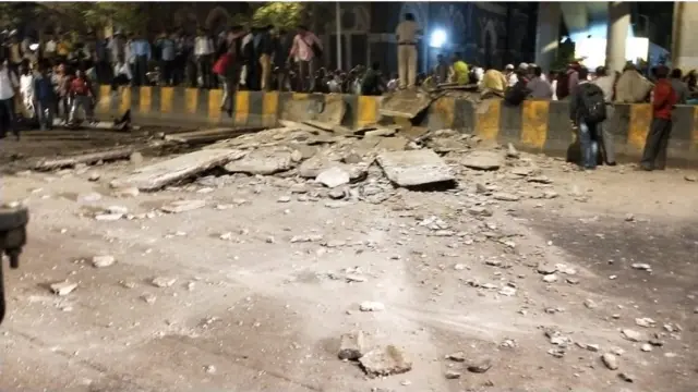 पूल कोसळून दुर्घटना