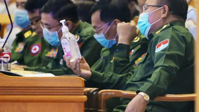 တပ်မတော်သားလွှတ်တော်ကိုယ်စားလှယ်တွေကတော့ ကိုဗစ်နိုင်တင်းရောဂါပိုးရှိမရှိ စစ်ဆေးထားပြီး
