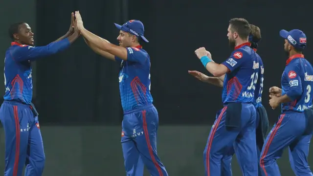 டெல்லி அணியினர்