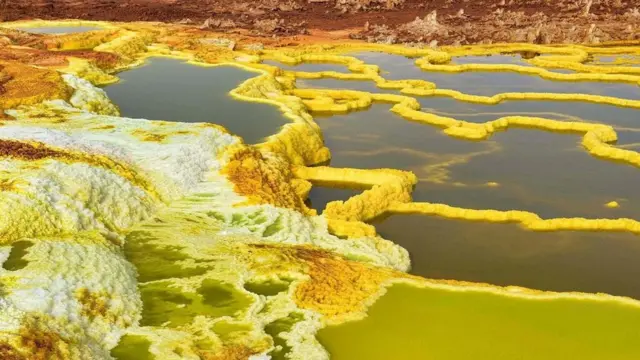 Erta Ale civarındaki kaplıcalar