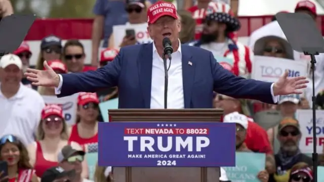 Собиқ АҚШ президенти Трамп яна сайловолди кампаниясида