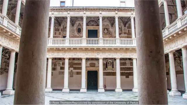 pátio do Palazzo Bo
