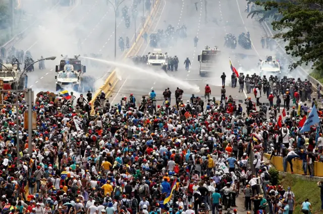 Masiva protesta en Venezuela