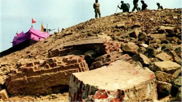 బాబ్రీ మసీదు