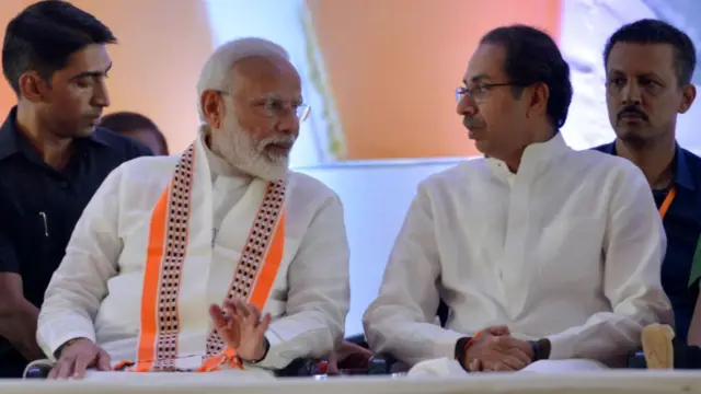 नाव न घेता उद्धव ठाकरेंनी नरेंद्र मोदींना मारले हे 3 टोमणे