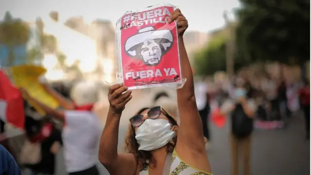 Manifestante contra Pedro Castillo en Lima.