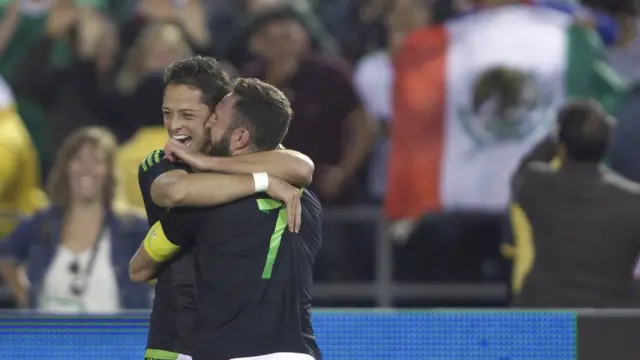 Chicharito y Layún