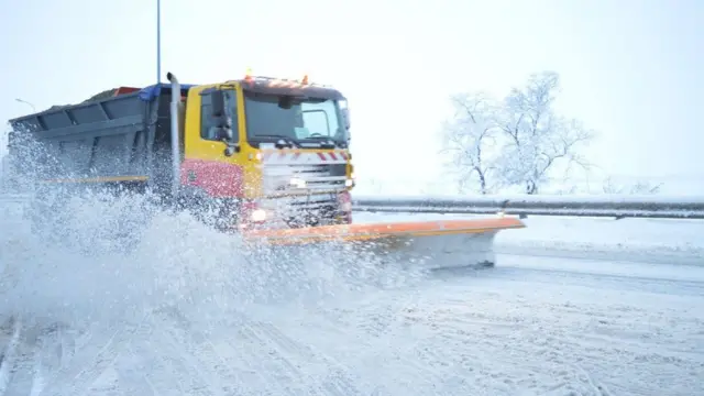Снігопади в Україні